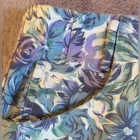 White & floral denim skirt - Picture 5 of 12